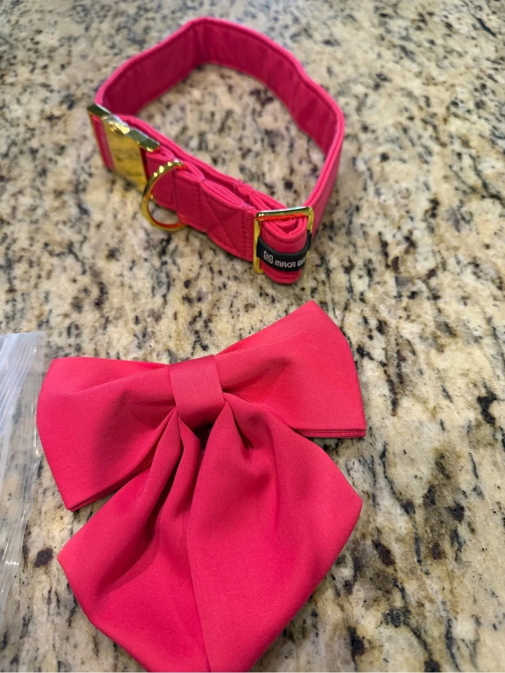 Hot Pink Kids Collar with Matching Bow - Unbranded